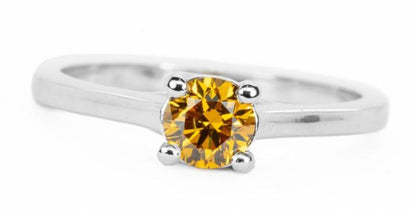 18 karaat Witgouden Ring met Natuurlijke Fancy Oranje Diamant – 0,51 ct