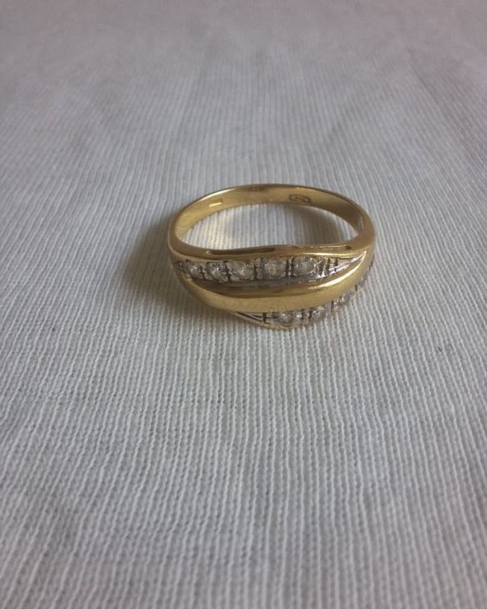 18 karaat Geelgouden Ring met 10 Diamanten – 0,30 ct